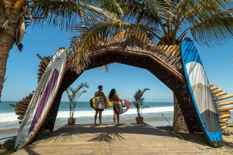 Máncora Perú: 4 días, vuelos, Punta Sal y nado con Tortugas (Desde $939)