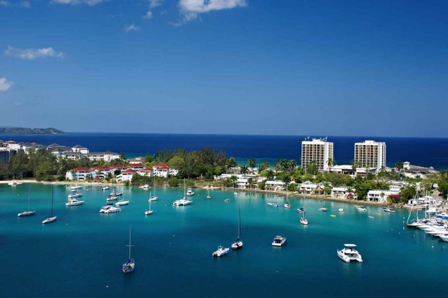 Jamaica encantada: 4 días con vuelos y Resort (todo incluido) desde $1,777.55